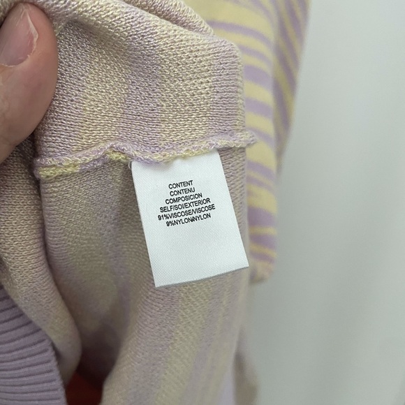 WAYF Cozy Sweater in Neutral purple zebra Animal Print Size Large - Picture 3 of 9